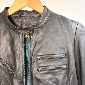 Danier Women’s XS Black Leather Jacket